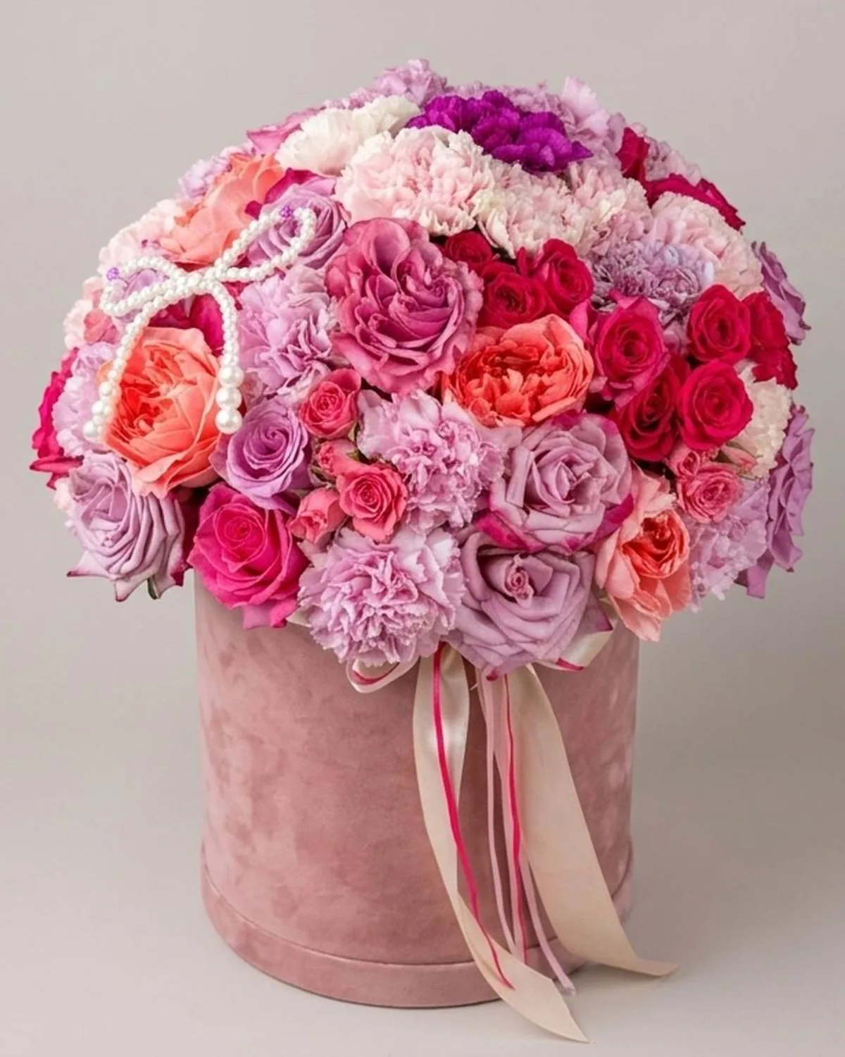 Pink Rose Hat Box Arrangement — MAYDE floral delivery on DoorDash